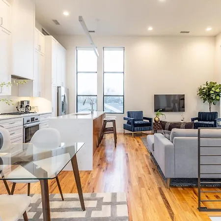 Stylish & Perfectly Located Luxury 2-Bed Townhome